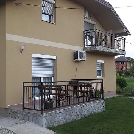 Apartman Casa de hóspedes *